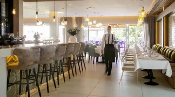 Vangelis Hotel & Suites