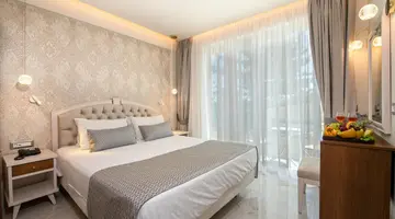 Vantaris Luxury Beach Resort