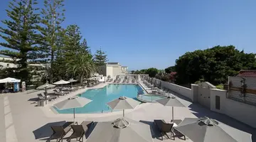 Vantaris Luxury Beach Resort