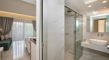 Vantaris Luxury Beach Resort