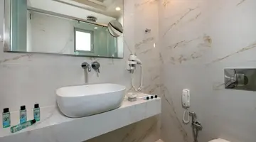 Vantaris Luxury Beach Resort