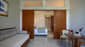 Vantaris Palace