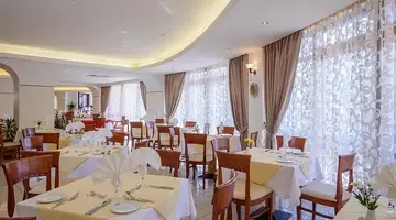 Vantaris Palace