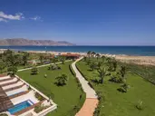 Vantaris Palace