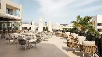 Vantaris Palace