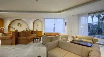 Vantaris Palace