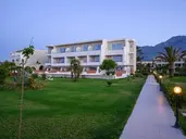 Vantaris Palace