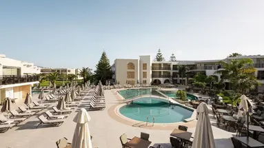 Vantaris Palace