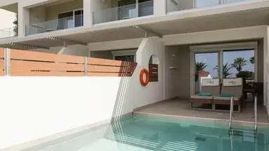 Vantaris Palace
