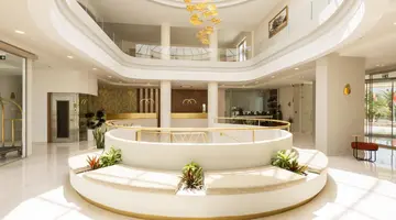 Vantaris Palace