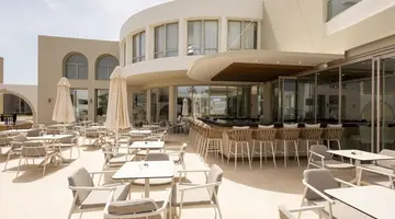 Vantaris Palace