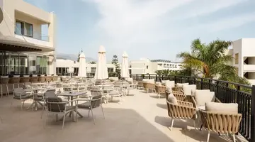 Vantaris Palace