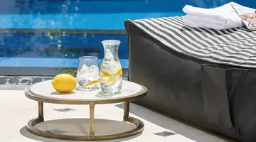 Vasia Boulevard - Adults Only