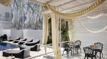 Vasia Boulevard - Adults Only
