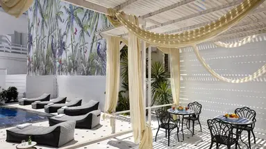 Vasia Boulevard - Adults Only