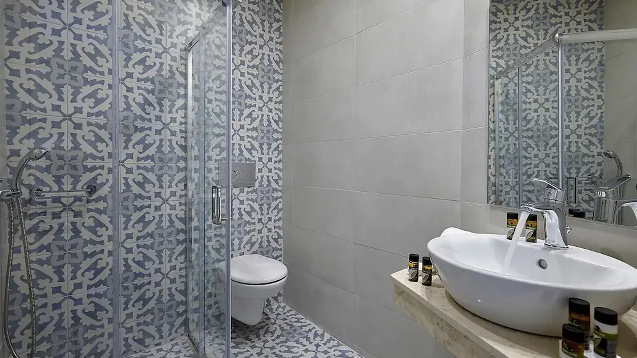 Vasia Boulevard - Adults Only