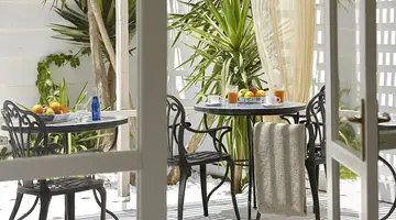 Vasia Boulevard - Adults Only
