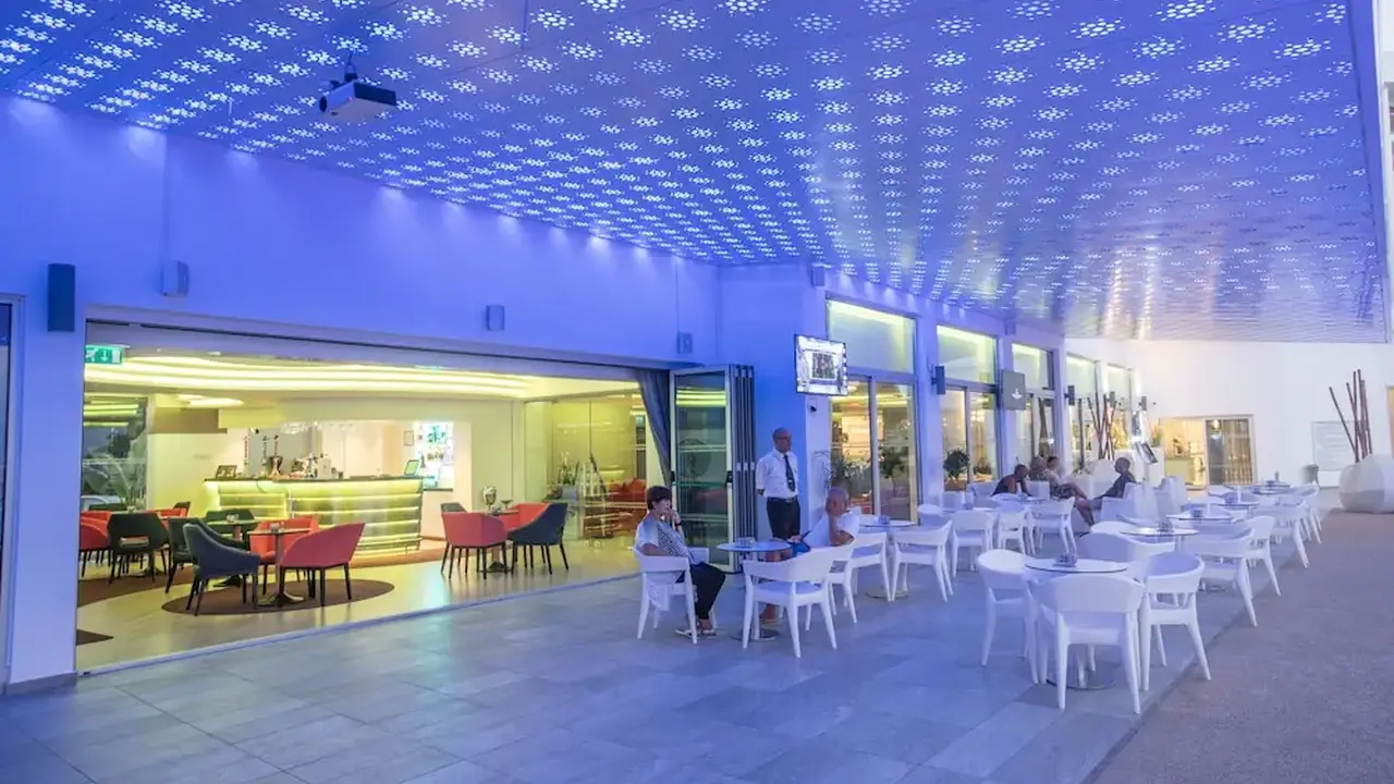 Vassos Nissi Plage Hotel & Spa