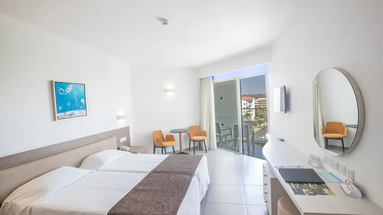 Vassos Nissi Plage Hotel & Spa