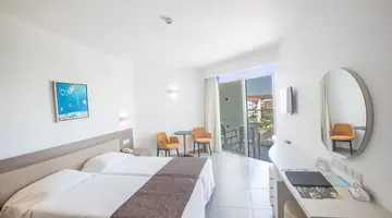 Vassos Nissi Plage Hotel & Spa