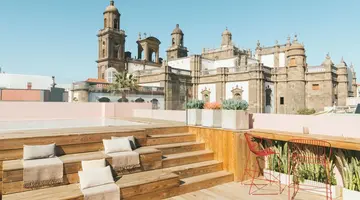 VEINTIUNO Emblematic Hotels