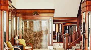Venice V Hotel