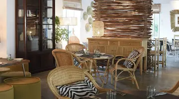 VERANDA TAMARIN HOTEL