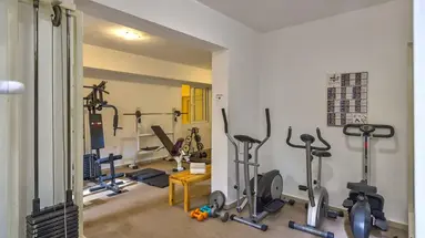 Veronica Apartments