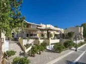 Veronica Apartments