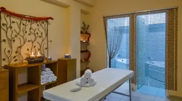 Veronica Hotel