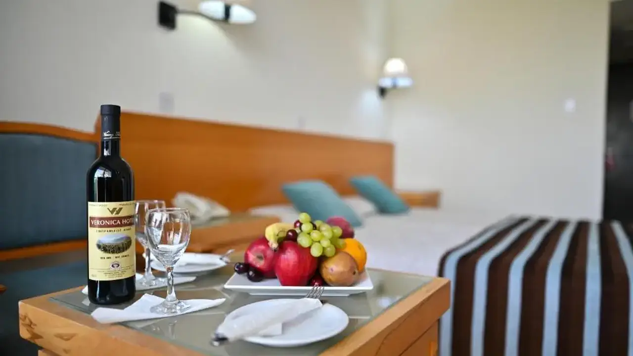 Veronica Hotel