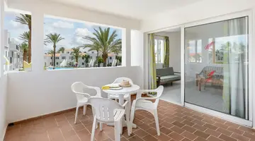 Vibra Blanc Cottage
