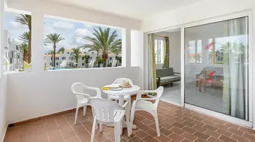 Vibra Blanc Cottage