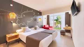 Vibra Cala Tarida Hotel