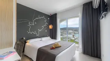 Vibra Cala Tarida Hotel