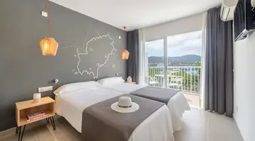Vibra Cala Tarida Hotel
