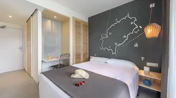 Vibra Cala Tarida Hotel