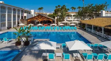 Vibra Cala Tarida Hotel