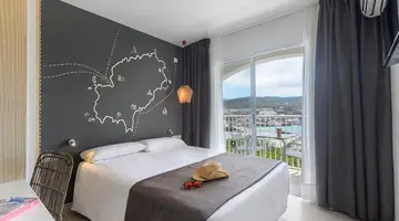 Vibra Cala Tarida Hotel