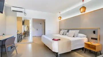 Vibra Cala Tarida Hotel