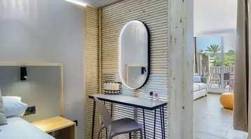 Vibra Cala Tarida Hotel