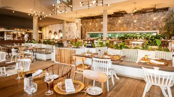 Victoria Beachcomber Resort & Spa 4