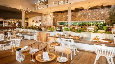 Victoria Beachcomber Resort & Spa 4