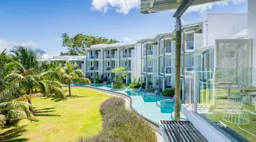 Victoria Beachcomber Resort & Spa 4