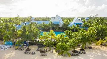 Victoria Beachcomber Resort & Spa 4