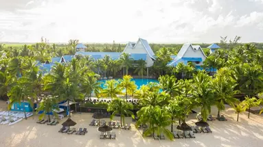 Victoria Beachcomber Resort & Spa 4