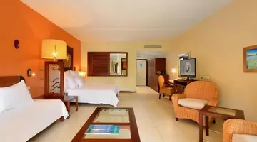 Victoria Beachcomber Resort & Spa 4