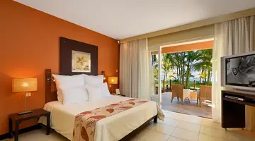 VICTORIA BEACHCOMBER RESORT & SPA