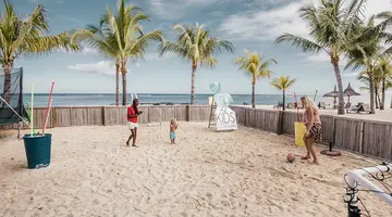 VICTORIA BEACHCOMBER RESORT & SPA