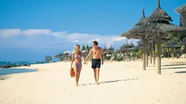 VICTORIA BEACHCOMBER RESORT & SPA